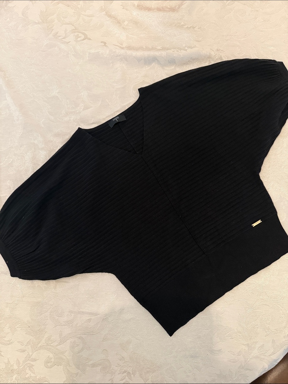 Tahari Black Ribbed V-Neck Short-Sleeve Sweater Top